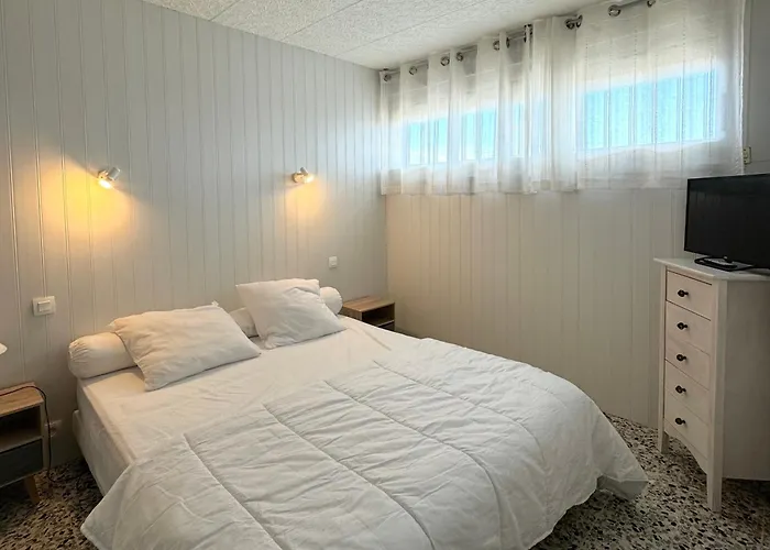 Apartament Superbe T2 200 M De La 4suf502